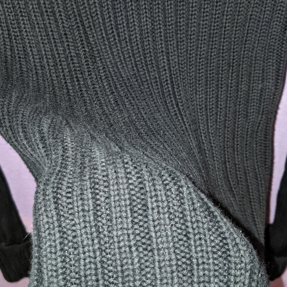 Sweater Bundle - Medium - Picture 6 of 11